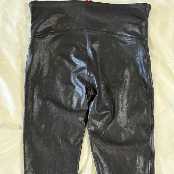 Spanx Womens Medium M Black Faux Leather Look High Waist Leggings - Picture 6 of 6